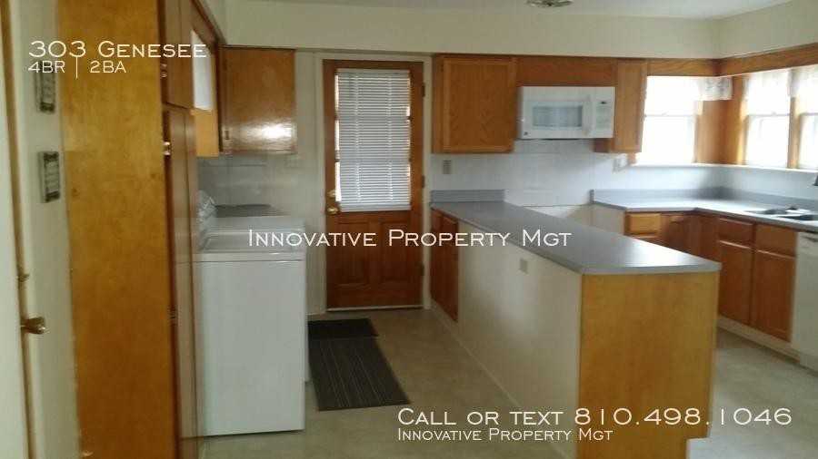 303 Genesee Ave - Photo 3 of 17