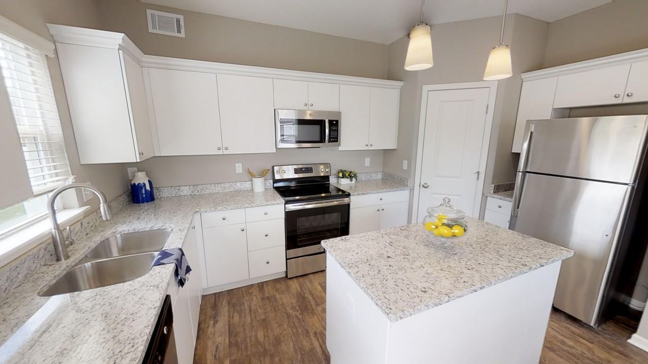 6522 Noble St - Photo 6 of 50