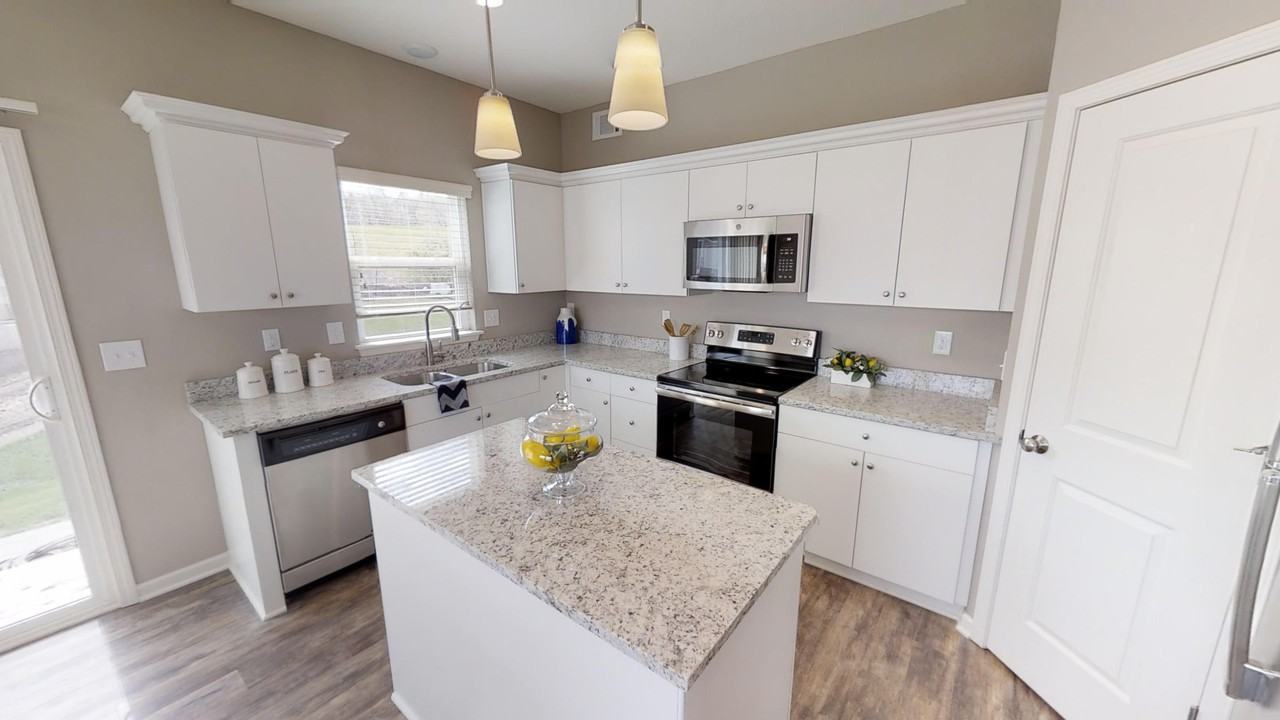 6522 Noble St - Photo 7 of 50