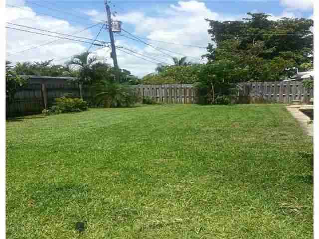 700 NE 47th St - Photo 2 of 9