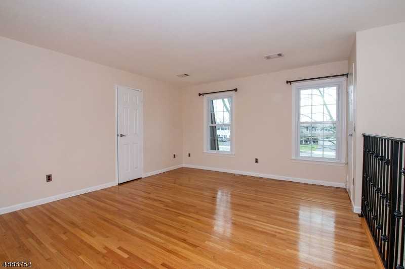 1150 Lake Ave - Photo 3 of 19