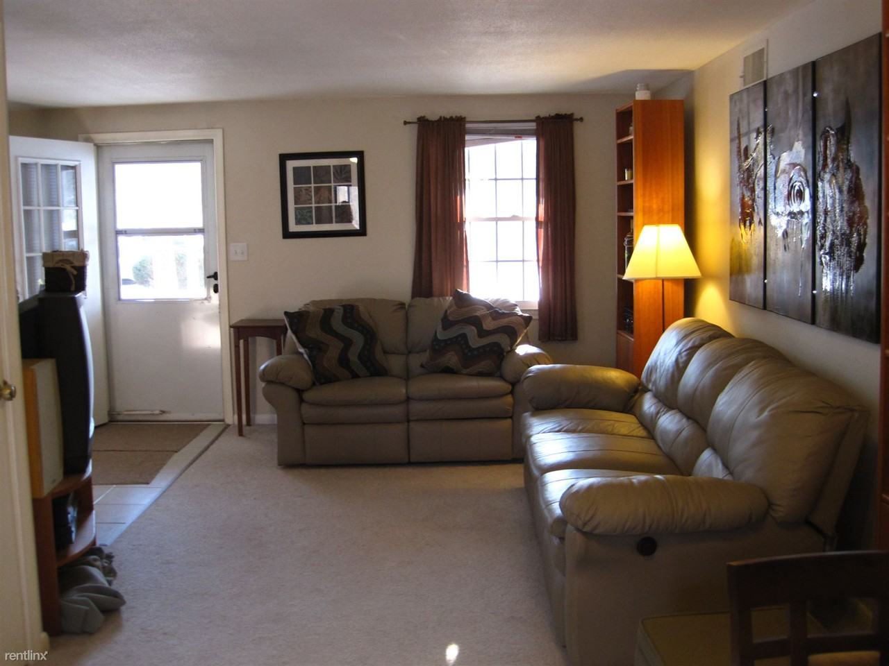 23 Seymour Rd - Photo 3 of 10