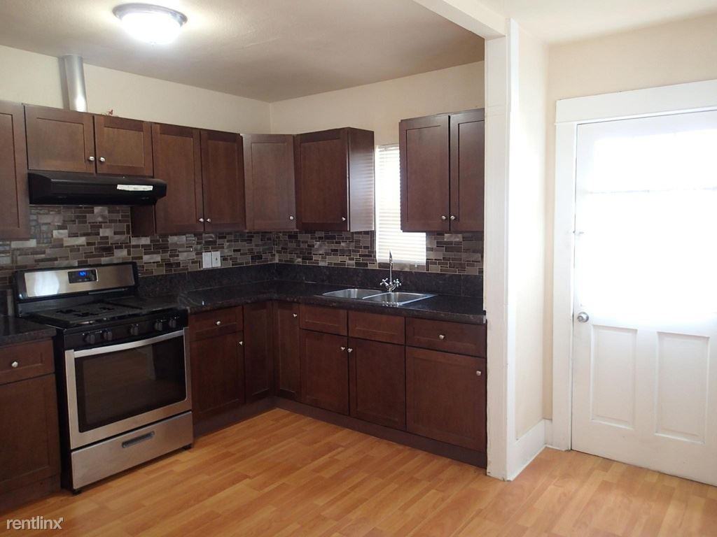 902 S Garnsey St - Photo 3 of 15