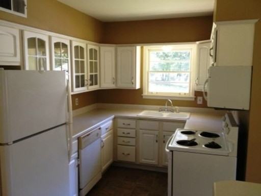 3492 Oak Rd - Photo 2 of 10