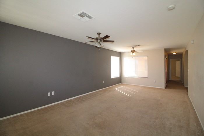227 W Darrow St - Photo 3 of 34