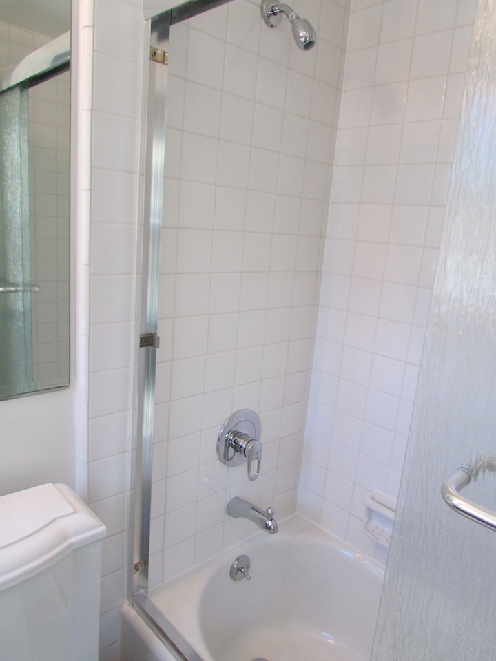 209 South Hamilton Drive - Photo 5 of 19