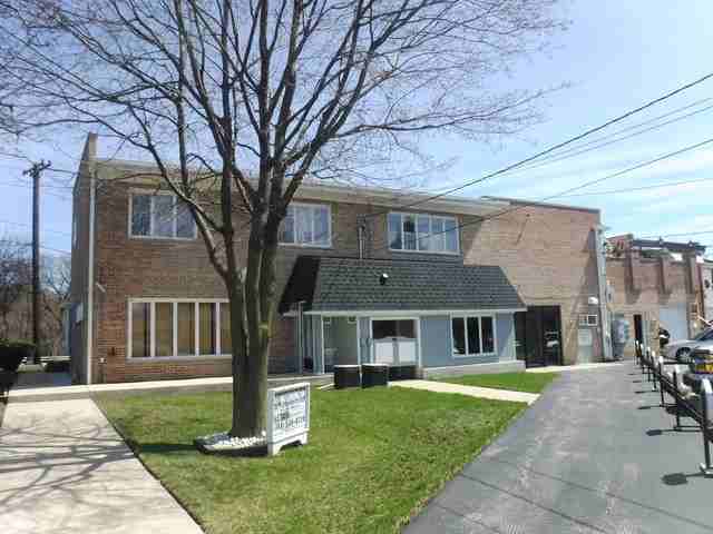 2934 River Rd #2934 - Photo 2 of 6