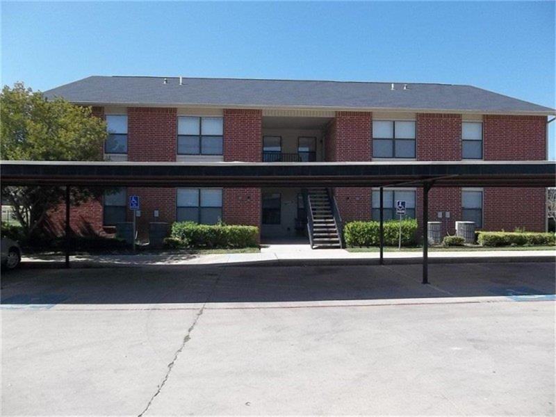 Brownwood Apartments II - Photo 3 of 7