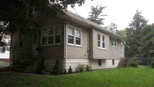 220 Linden Ave - Photo 3 of 27
