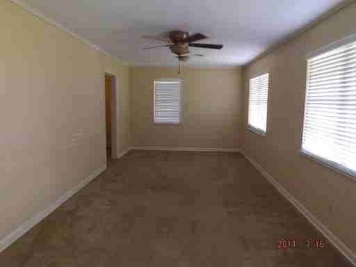 7002 Masonic Dr - Photo 3 of 9