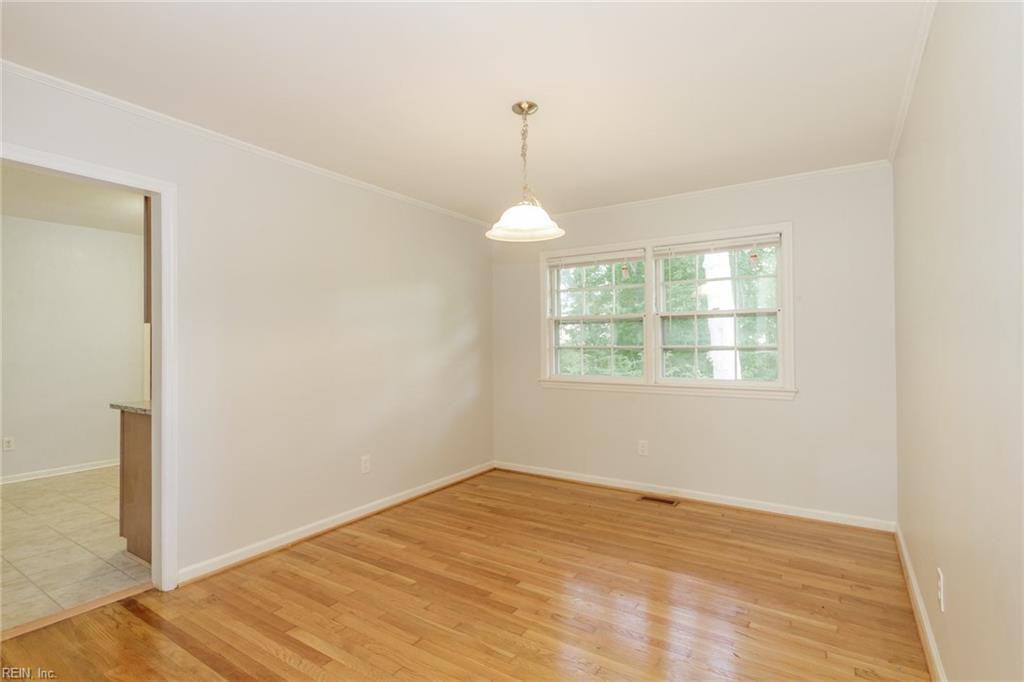 622 Marian Ct - Photo 2 of 3