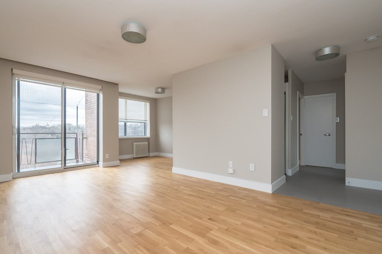 501 Kingston Road - Photo 3 of 12