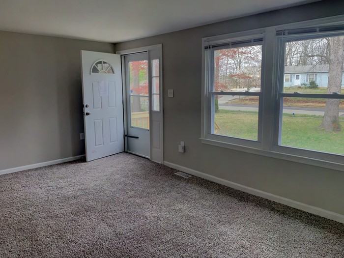 223 Villa Ave - Photo 2 of 12