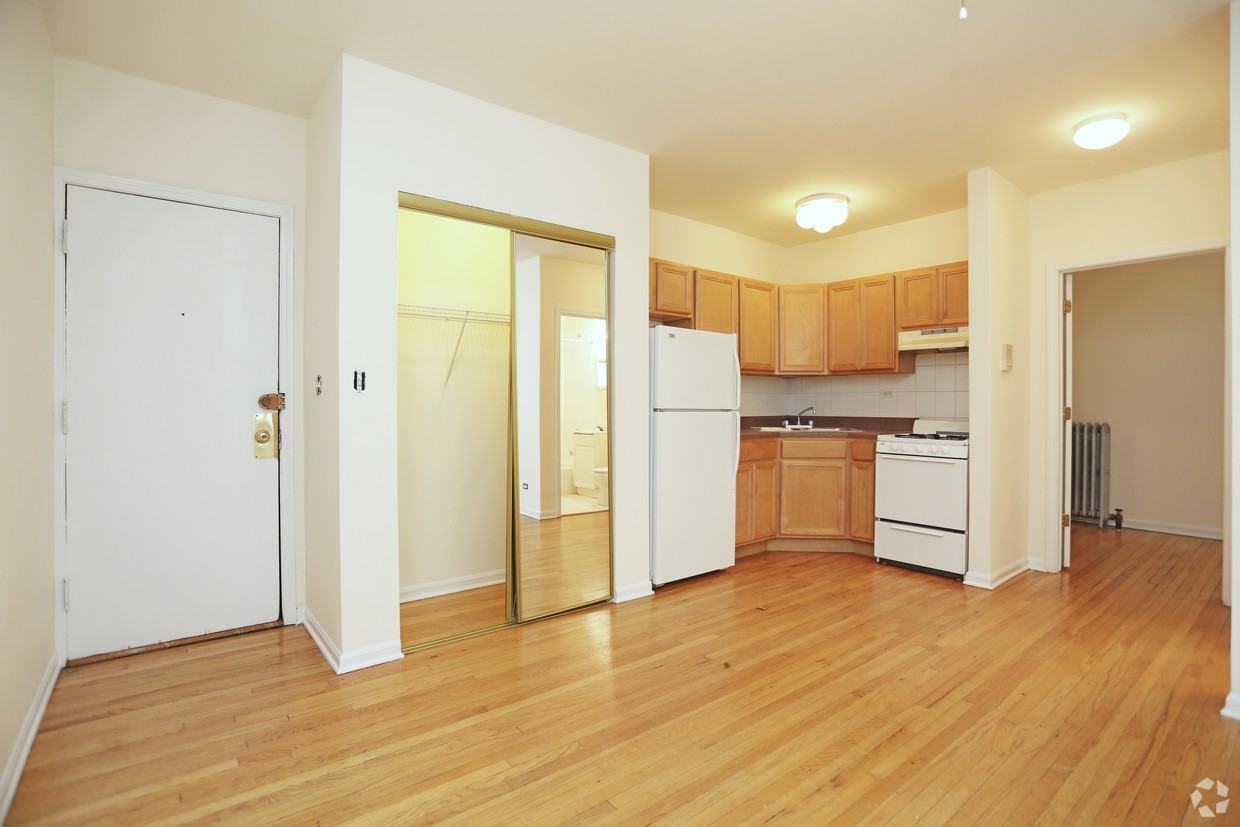 914 West Dakin Street