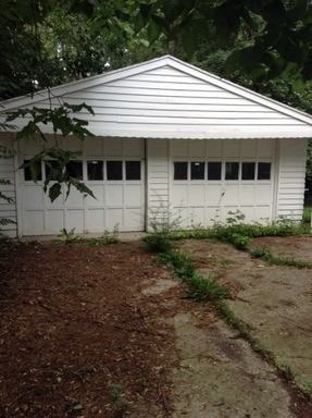 428 W 39th St - Photo 2 of 8