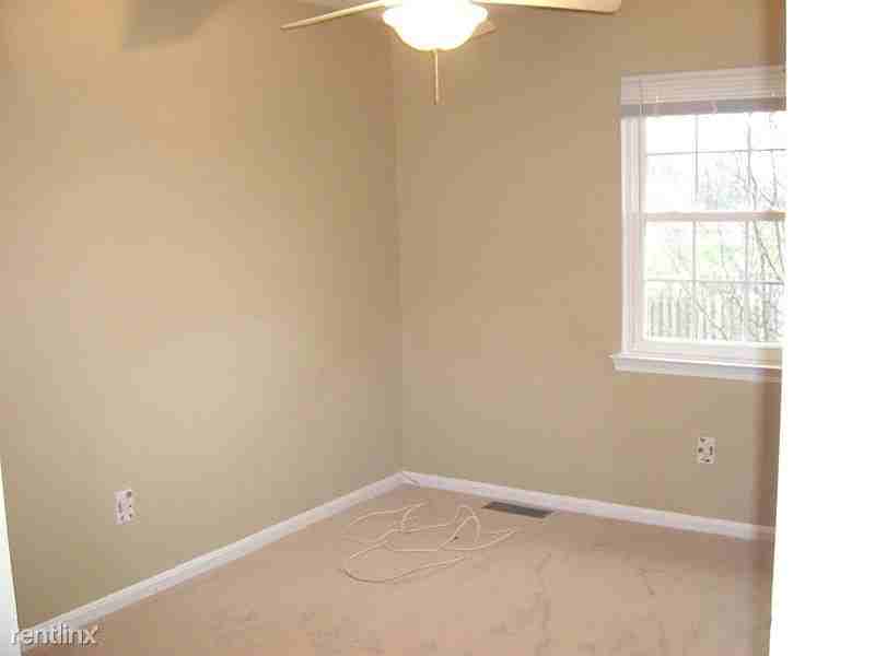 8621 Burnside Ct - Photo 2 of 11