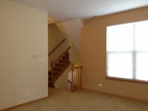 1612 Fieldstone Dr N - Photo 2 of 16