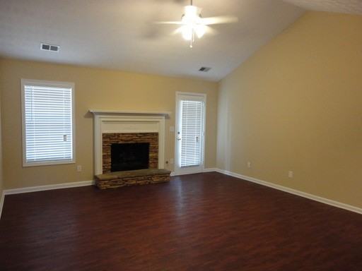 424 Shadetree Ln - Photo 2 of 11