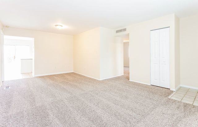 916 Shiloh Ct - Photo 3 of 9