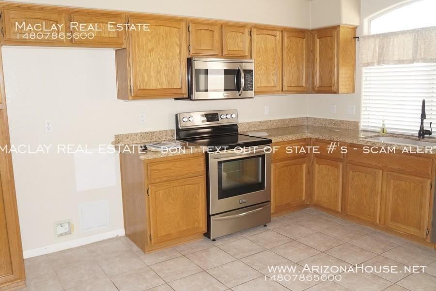 462 W Encinas St - Photo 2 of 15