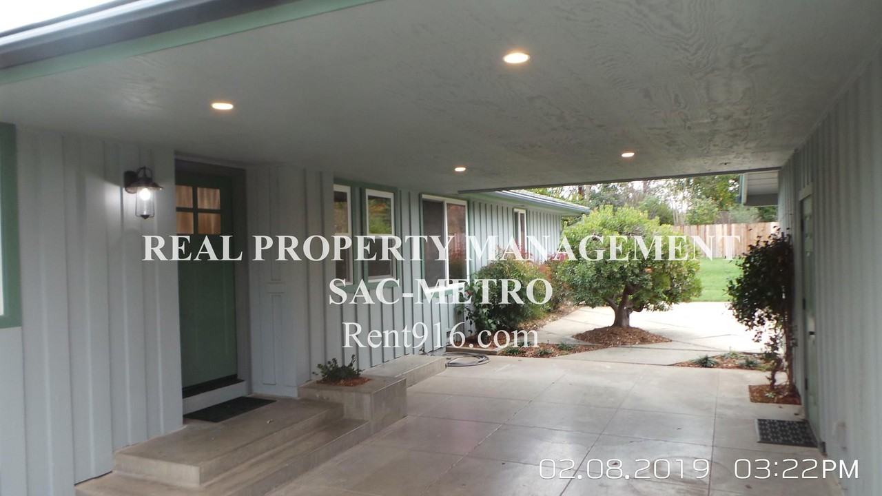 730 Coronado Blvd - Photo 2 of 12