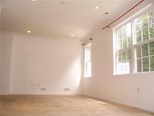 73 Heath Ct - Photo 3 of 19