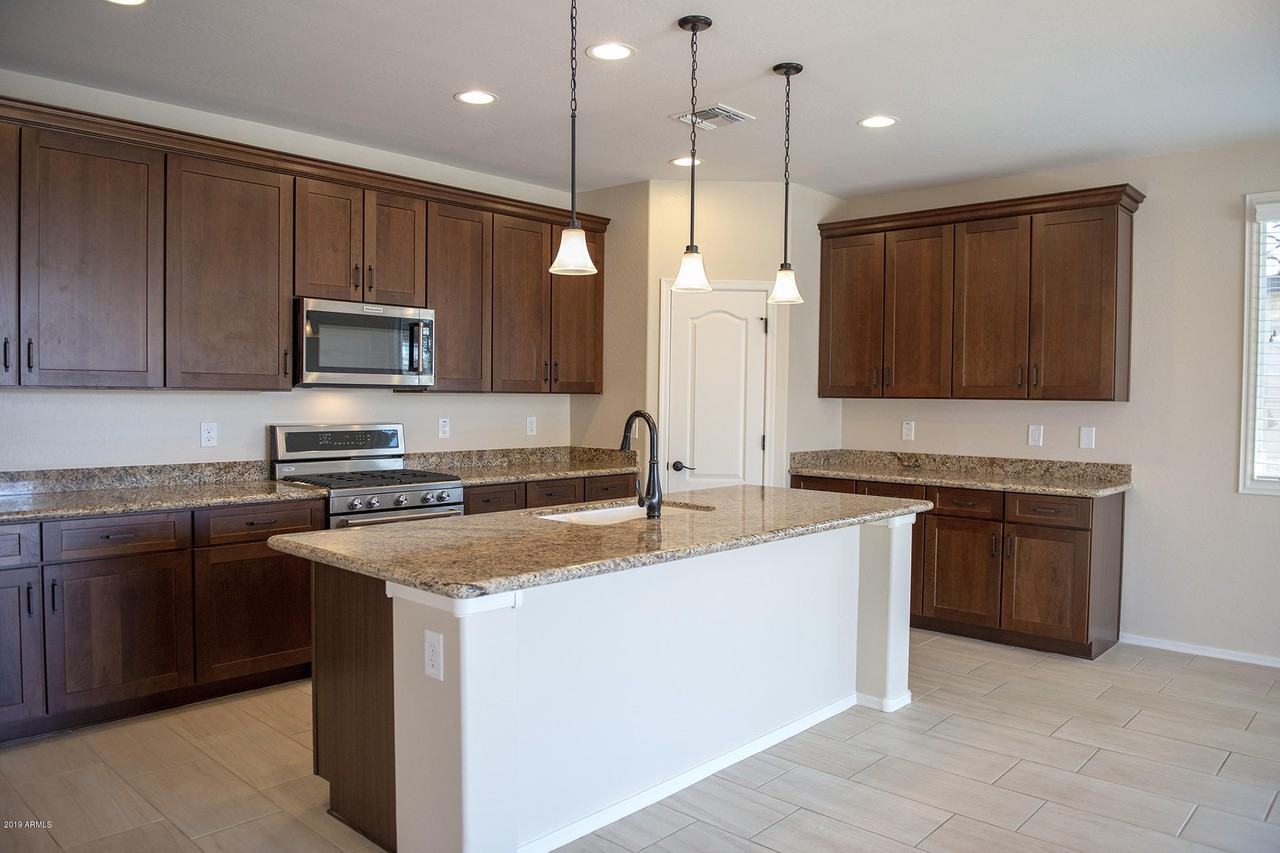 12043 W Desert Sun Ln - Photo 3 of 17