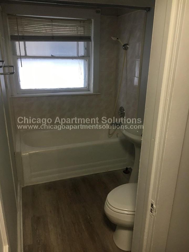 912 S Austin Blvd GDN - Photo 3 of 4