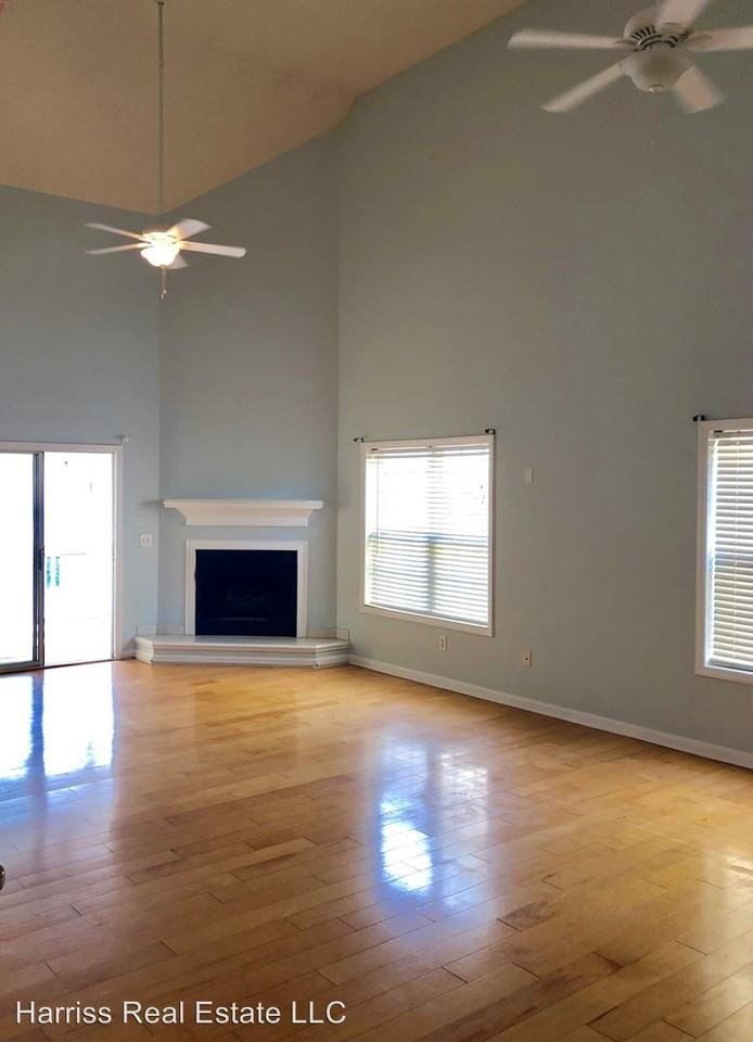 633 Settlers Ln - Photo 2 of 24