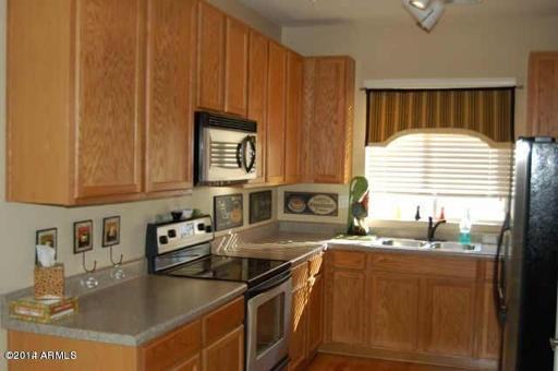 158 W Campbell Ct - Photo 2 of 5