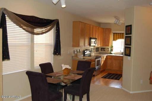 158 W Campbell Ct - Photo 3 of 5