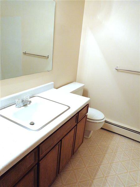 Lynn Terrace Condominiums Apartments 626 Lynn Ave, Kalamazoo, MI