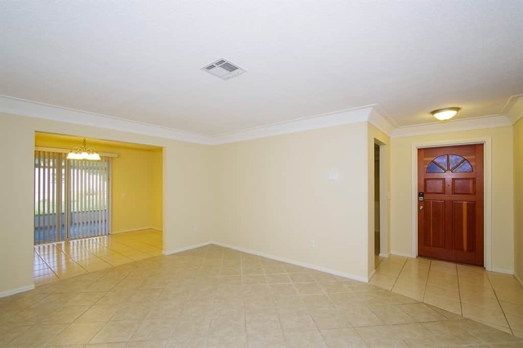 568 Ironwood Dr - Photo 2 of 16