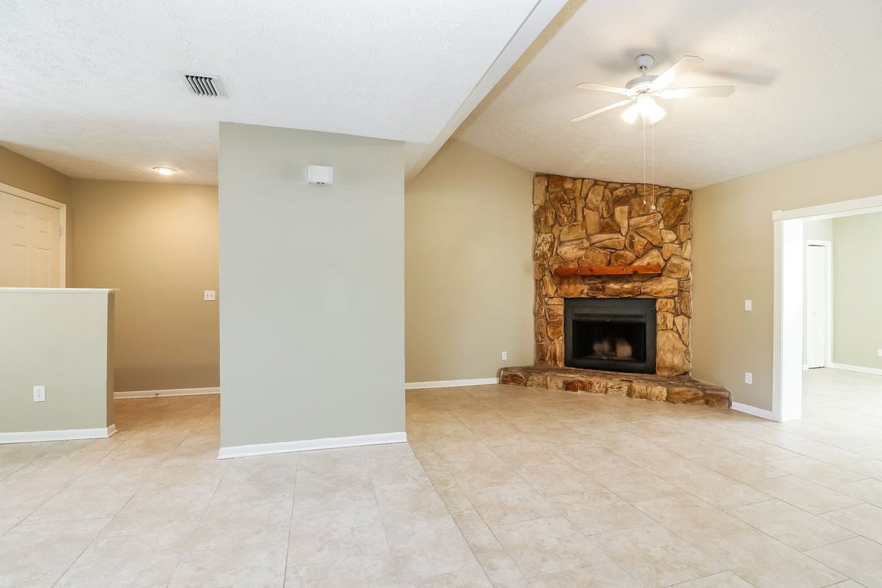 6501 Sugar Foot Ct - Photo 3 of 21