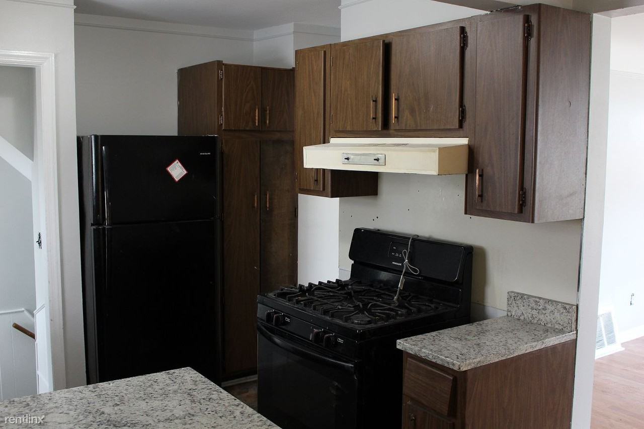 21147 Panama St - Photo 3 of 10