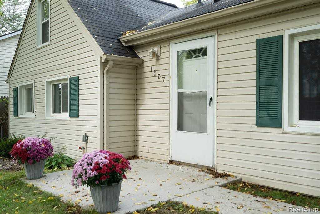 1507 Collier Rd - Photo 3 of 23
