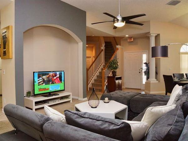 328 Montara Dr - Photo 3 of 11