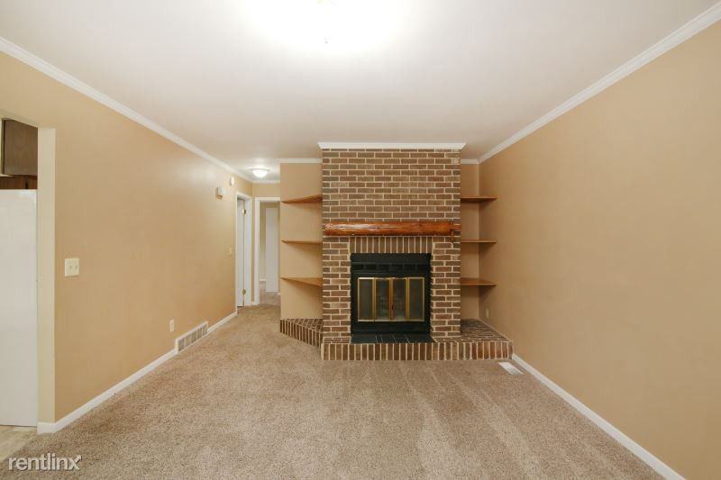 2121 Shangrai La Drive Southeast - Photo 3 of 24
