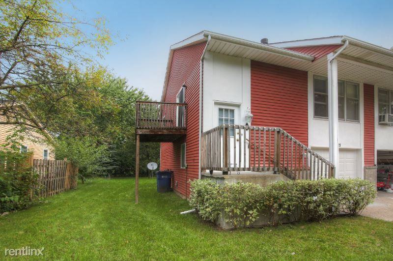 2121 Shangrai La Drive Southeast - Photo 2 of 24