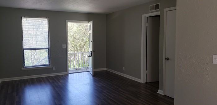 5256 Tusculum Ct - Photo 3 of 23