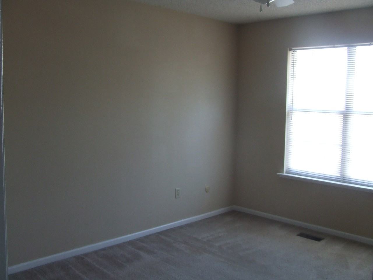 100-106 NE Timbercreek Cir - Photo 3 of 4