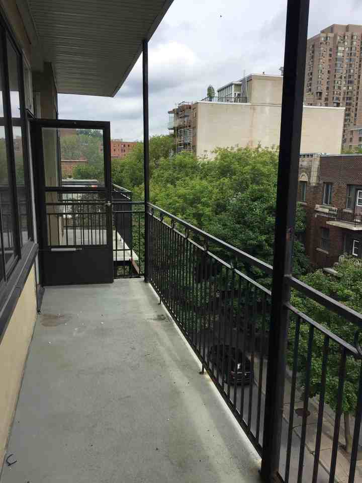 3512 Rue Durocher #502