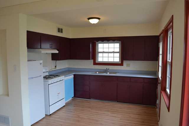 683 Jefferson St - Photo 2 of 5