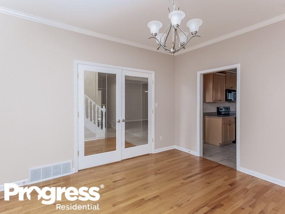 9362 Falcon Hill Dr - Photo 3 of 12