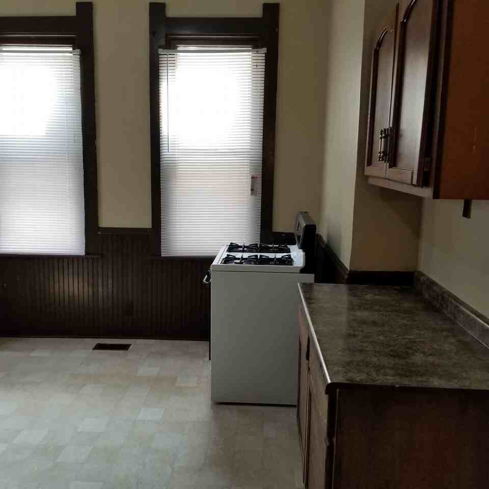 224 Iowa St - Photo 3 of 12