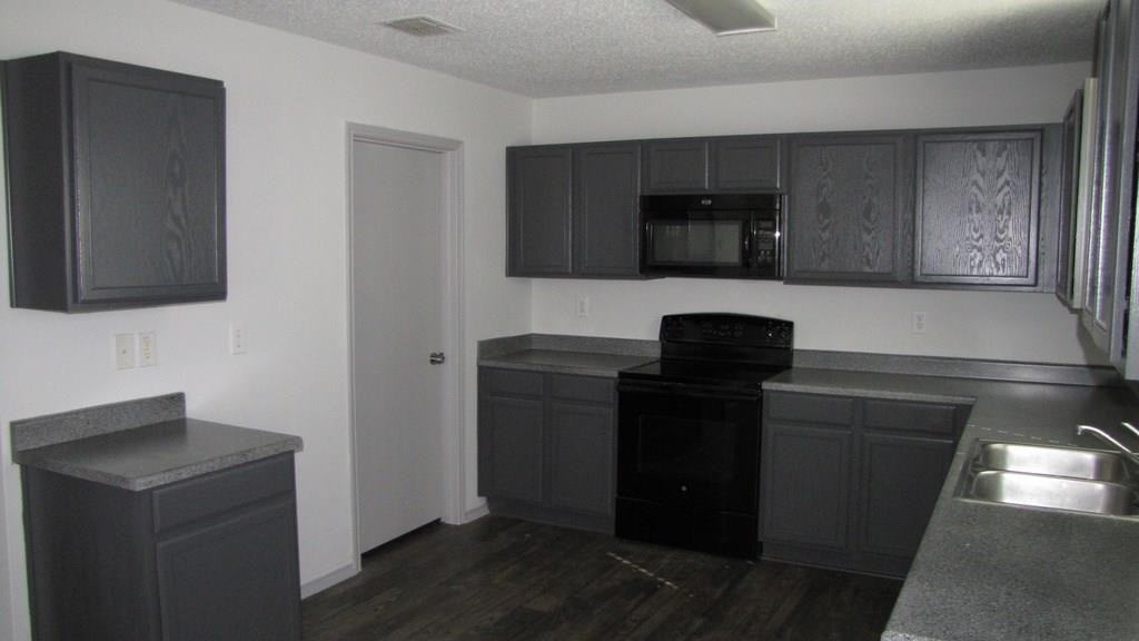 505 Brasenose St - Photo 3 of 6