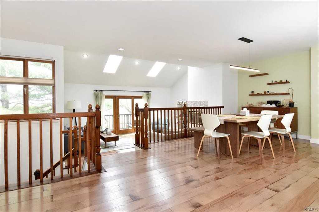 63 Sunnyside Pl - Photo 3 of 28