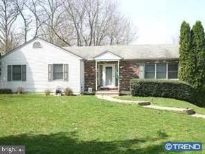 124 S Young Ave - Photo 2 of 3