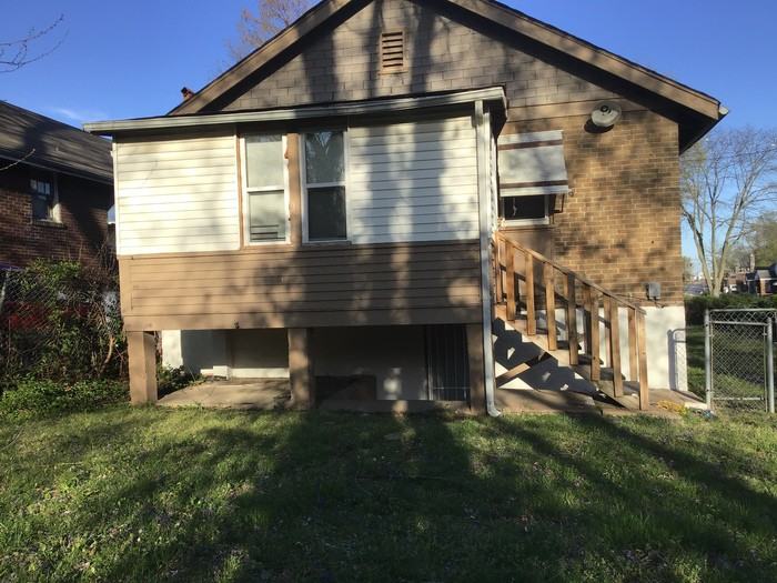 3331 Oakdale Avenue - Photo 2 of 14