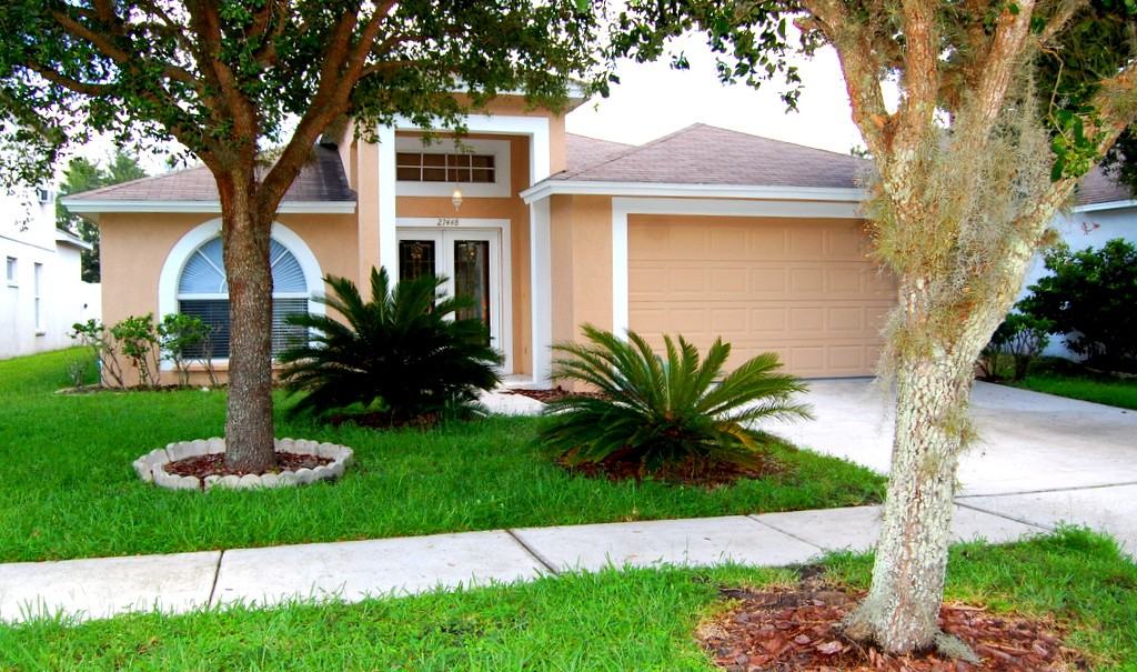 27448 Sky Lake Cir - Photo 2 of 19